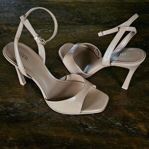 Zara Women's Nude Heeled Sandals